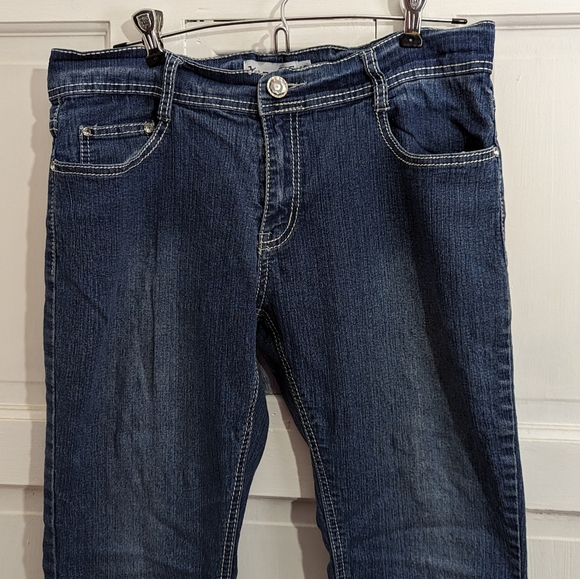 Karen T. Embellished Pocket Jeans - Picture 2 of 7